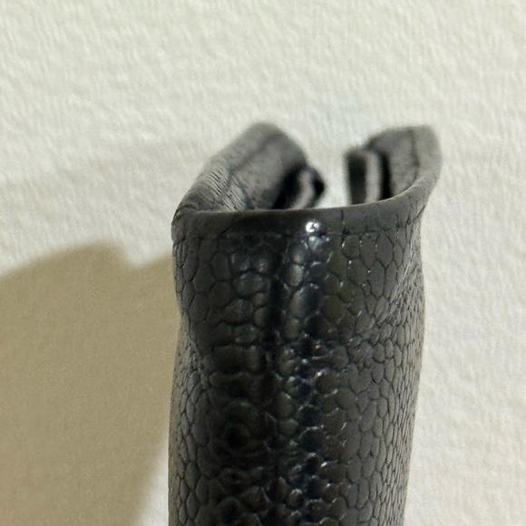 CHANEL Black Caviar Leather Wallet - Picture 14 of 16